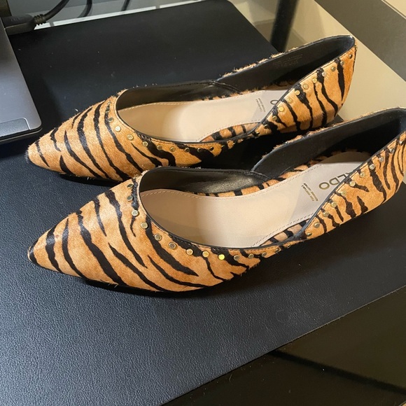 Also tiger print flats - Picture 2 of 2